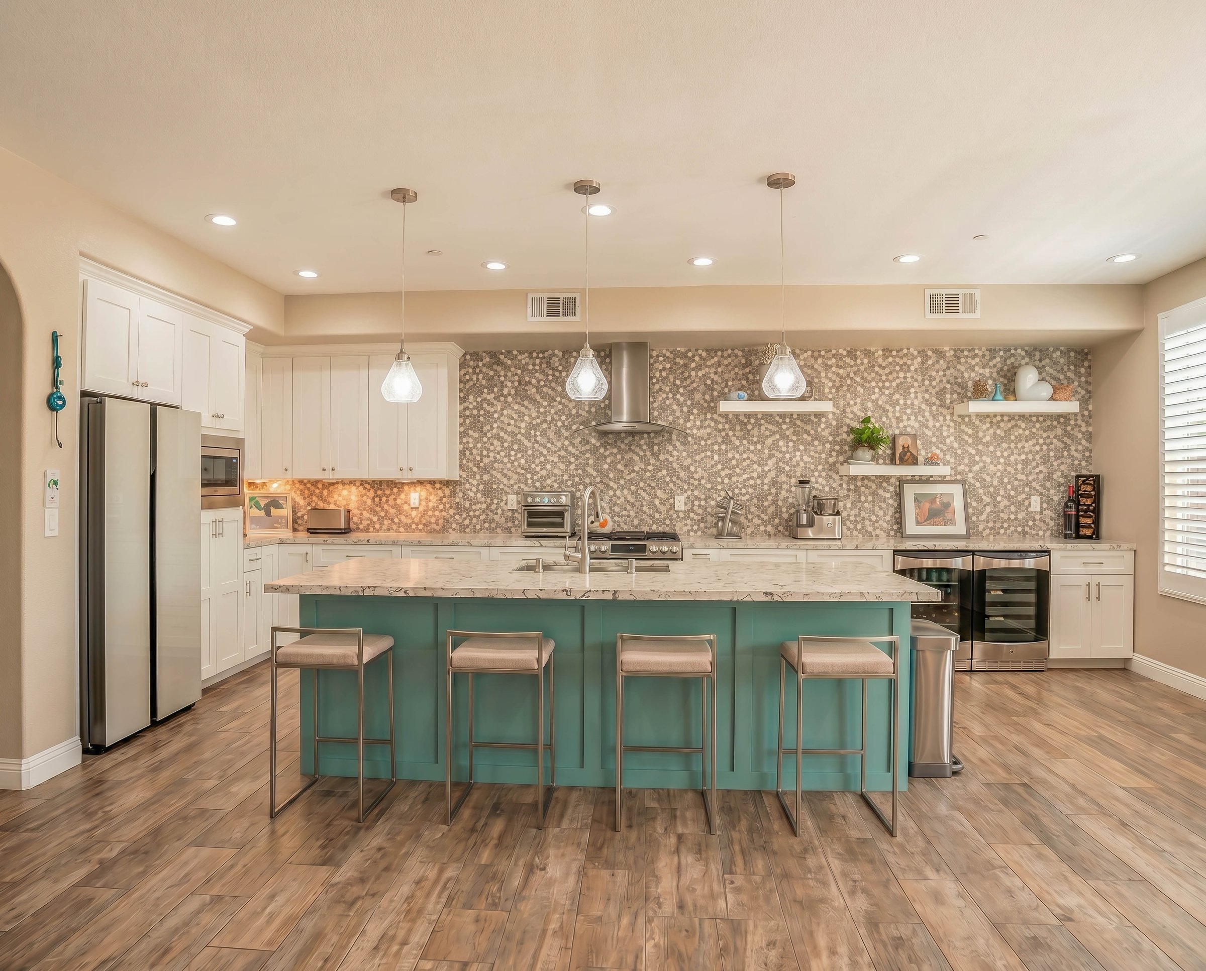 Luxury hillside residence kitchen — Real Estate Photography